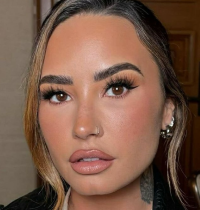 Demi Lovato explica el lado oscuro de la fama infantil en un nuevo documental