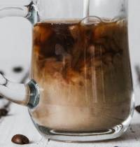 Que no te la cuelen con el café con hongos: ¿tiene tantos beneficios como dicen?